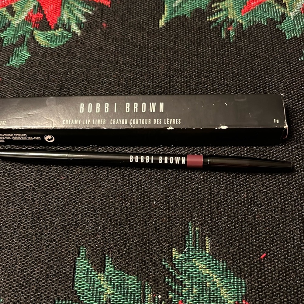 🛍Bobbi Brown Lip Liner.